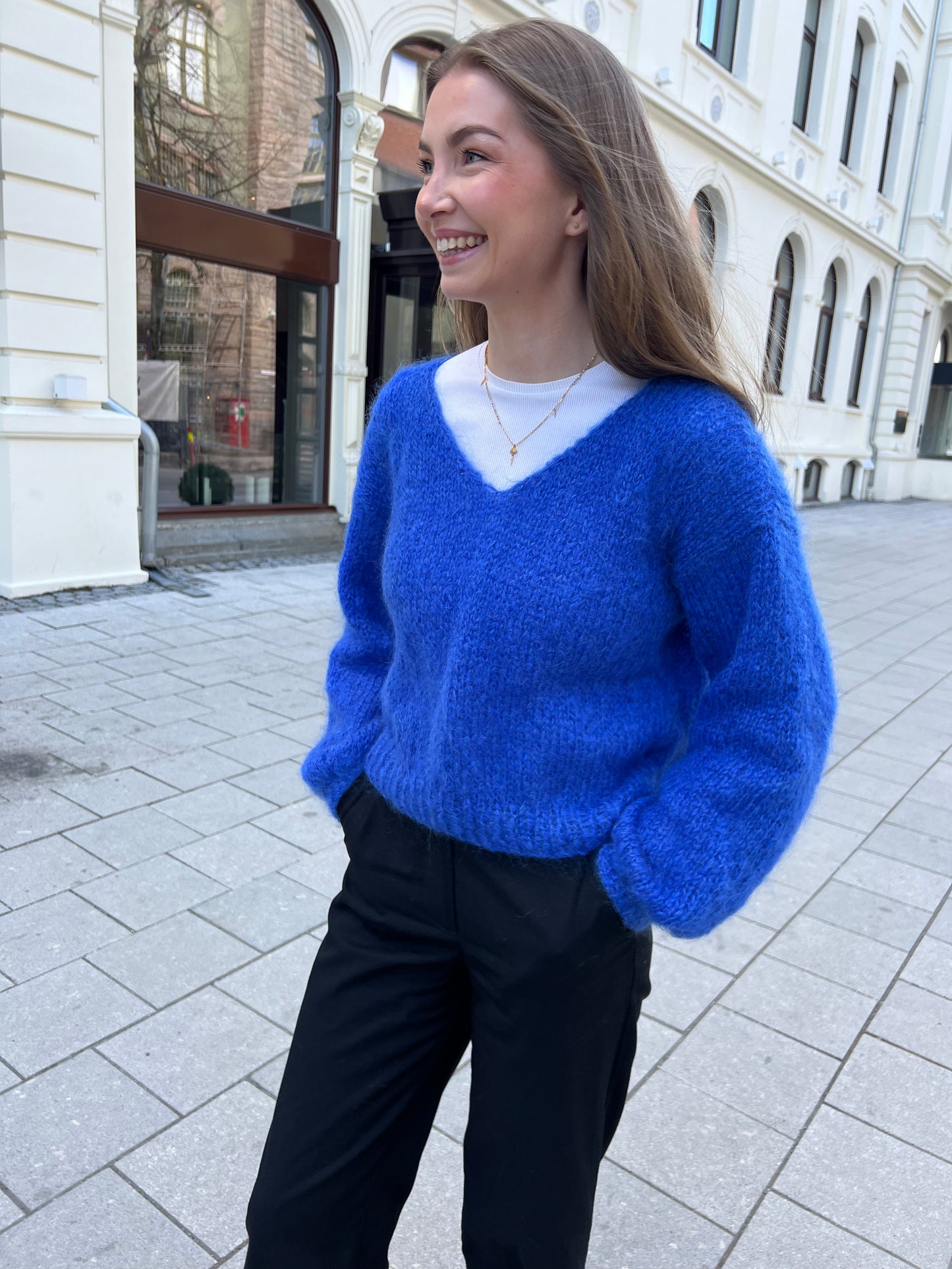 Newbie Sweater V-neck